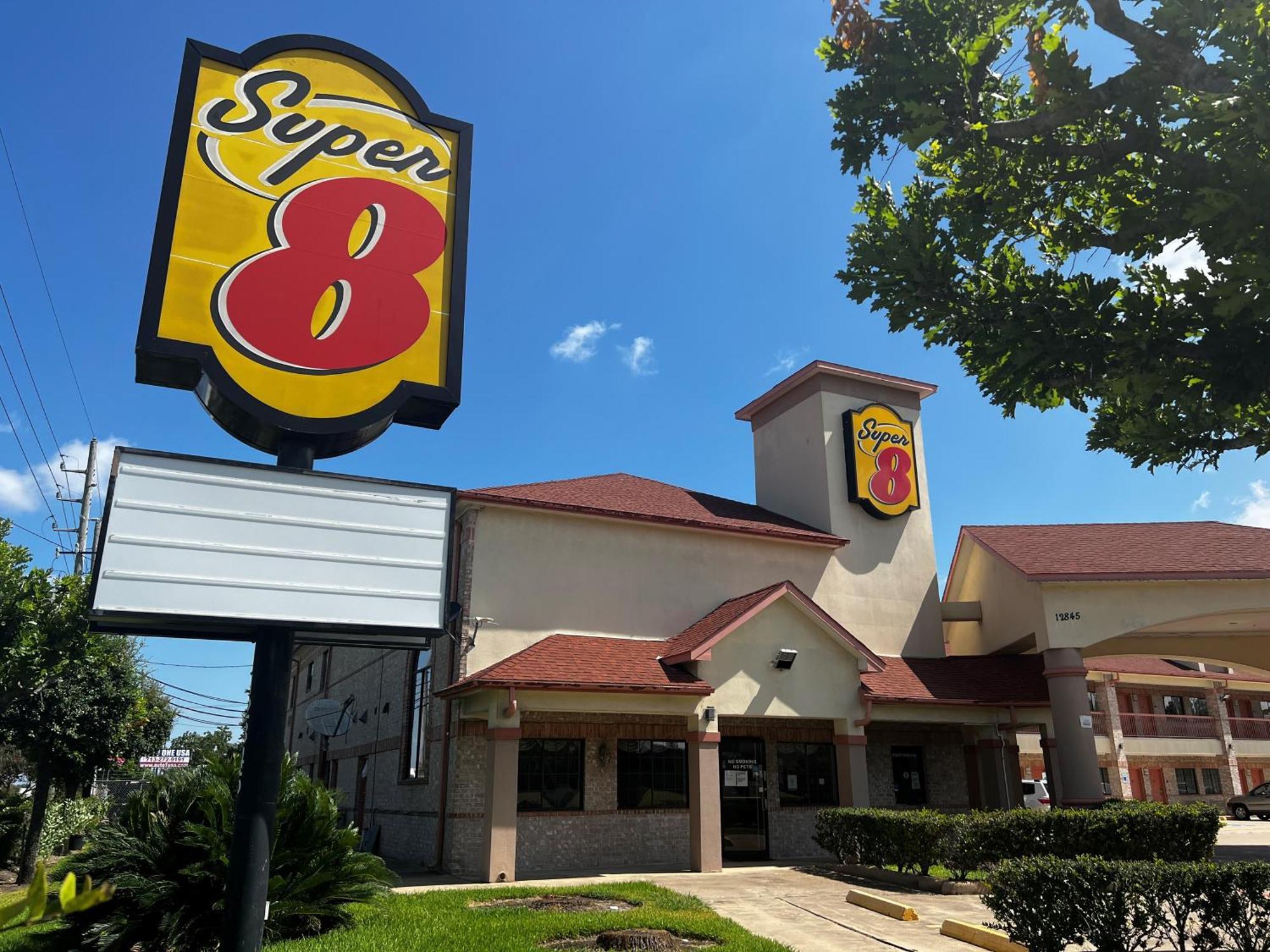 Super 8 By Wyndham Stafford Sugarland Area Hotel Exterior foto